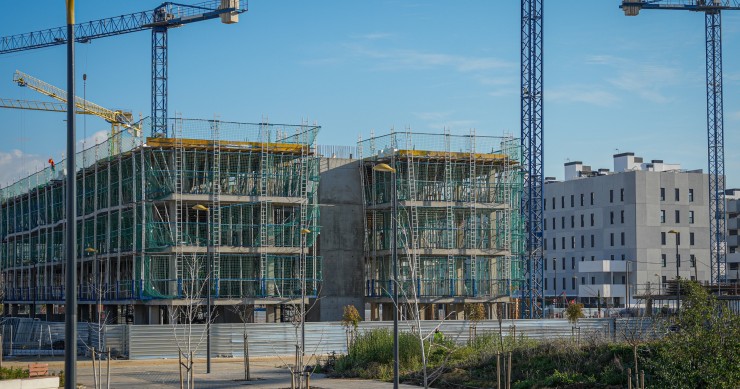 Archivo - Promoción de viviendas de Emvivesa en Palmas Altas durante su construcción