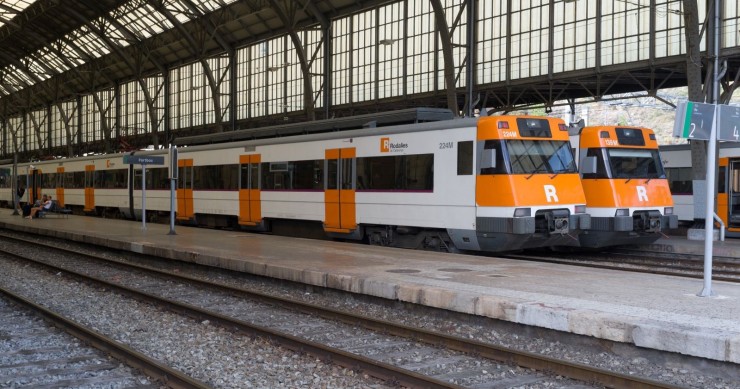 La gratuidad del transporte público a menores de 15 años y el billete único de Cercanías arranca en julio.