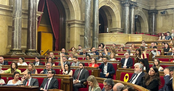 El Parlament català aprova el decret llei per ajornar la nova taxa turística amb PSC, ERC i Comuns El Parlament durant una votació
