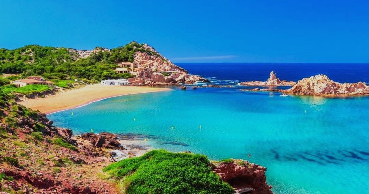 Cala Pregonda, la cala paradisíaca de Menorca que pocos conocen