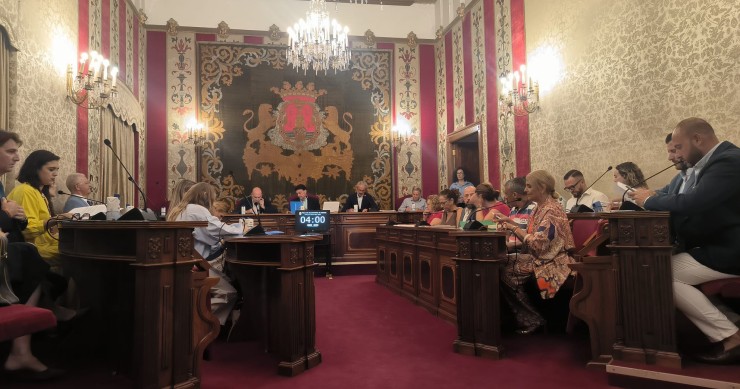 Imagen del pleno extraordinario del Ayuntamiento de Alicante celebrado el martes 22 de julio de 2025