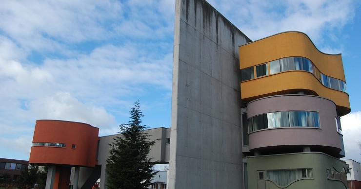 Wall House 2, diseñada originalmente por Hejduk en la década de 1970, fue construida en 2001 en Groningen, Países Bajos.