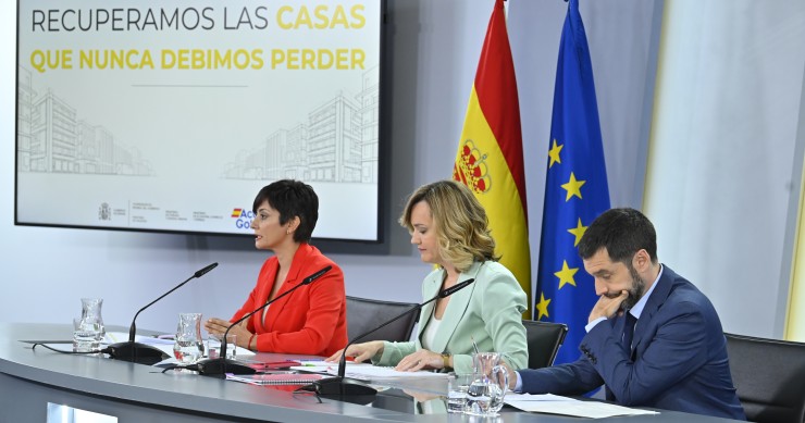Sareb traspasa 40.000 viviendas y 2.400 suelos a la empresa pública Sepes Sareb traspasa 40.000 viviendas y 2.400 suelos a la empresa pública Sepes