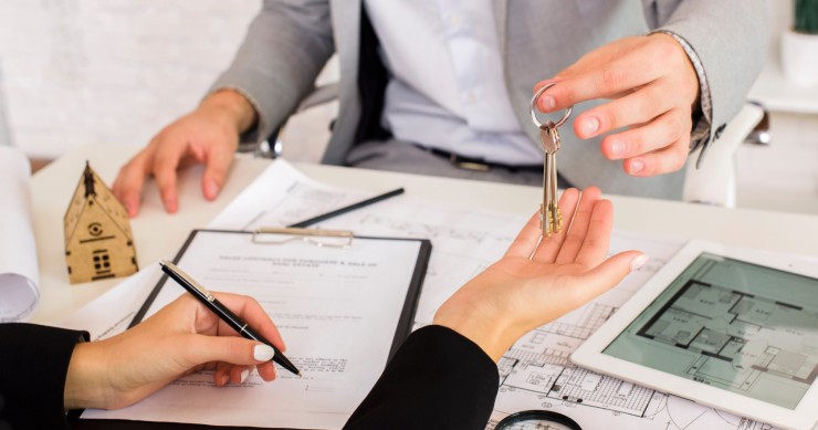 Contrato con inmobiliaria