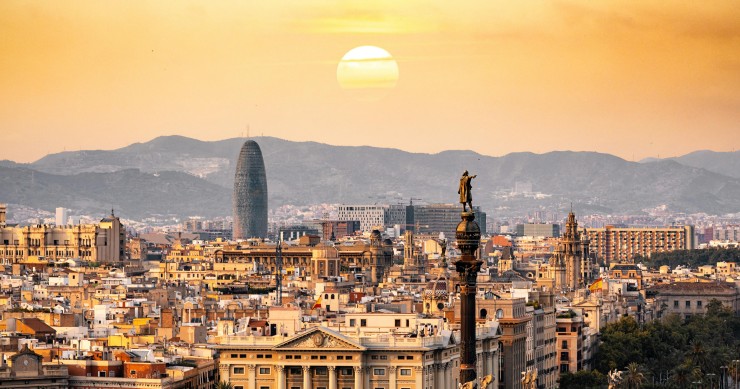 Safe areas to stay in Barcelona