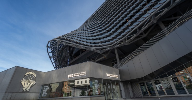Exterior del Roig Arena durante la presentación del recinto Roig Arena, a 2 de septiembre de 2025, en València. 