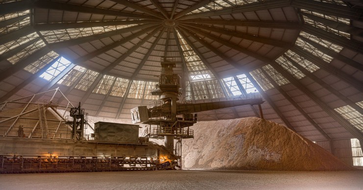 Archivo - Instalaciones de producción de cemento