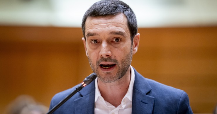 El ministro de Derechos Sociales, Consumo y Agenda 2030, Pablo Bustinduy, durante una sesión de control al Gobierno, en el Senado, a 9 de septiembre de 2025, en Madrid (España).