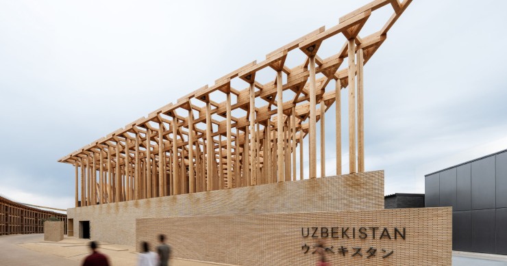 El pabellón de Uzbekistán ha sido diseñado por el estudio Atelier Brückner y se presenta bajo el lema “El jardín del conocimiento: un laboratorio para la sociedad del futuro”.