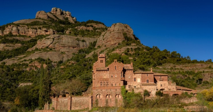 Il comune più economico di Barcellona: una casa costa cinque volte meno che in città.