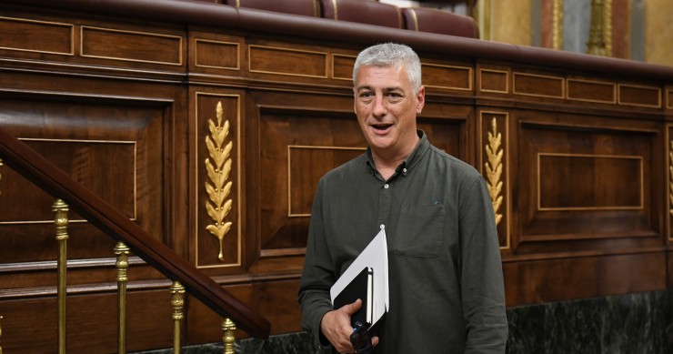El diputado de EH Bildu, Oskar Matute, durante un pleno en el Congreso de los Diputados, a 10 de junio de 2025, en Madrid (España).