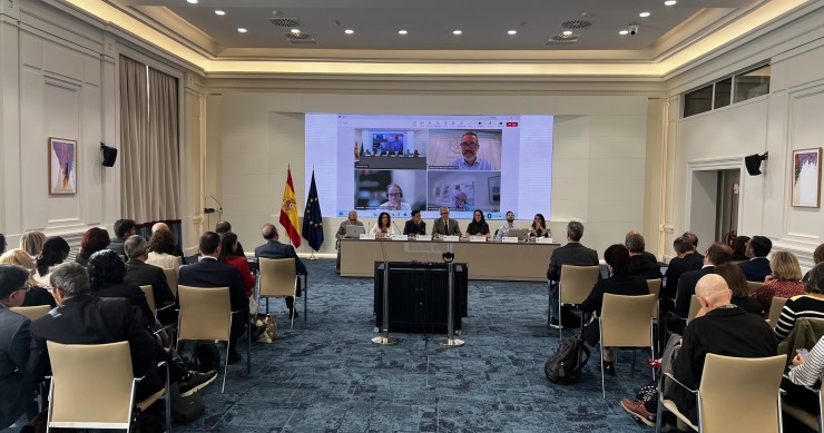 Vivienda continua el trabajo con las universidades públicas para el impulso de vivienda asequible en los campus.