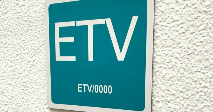 Arxiu - Placa d'estada turística de vacances.