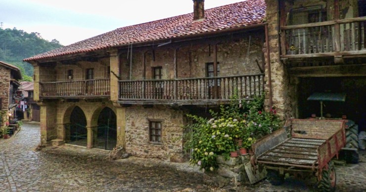 pueblos medievales de cantabria