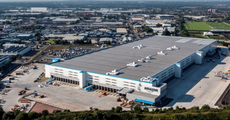 Nave logística que ha comprado Amancio Ortega