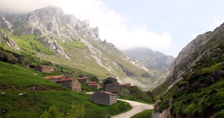 pueblo mas alto de asturias
