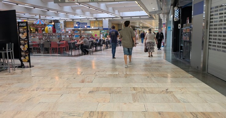 Archivo - Centro comercial Salesas, en Oviedo