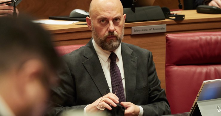 Archivo - El consejero de Economía y Hacienda del Gobierno de Navarra, José Luis Arasti.