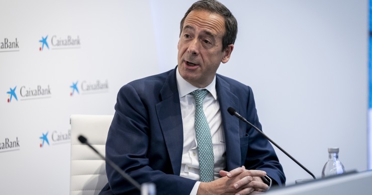 Archivo - El consejero delegado de Caixabank, Gonzalo Gortázar, a 8 de mayo de 2025, en Madrid (España).