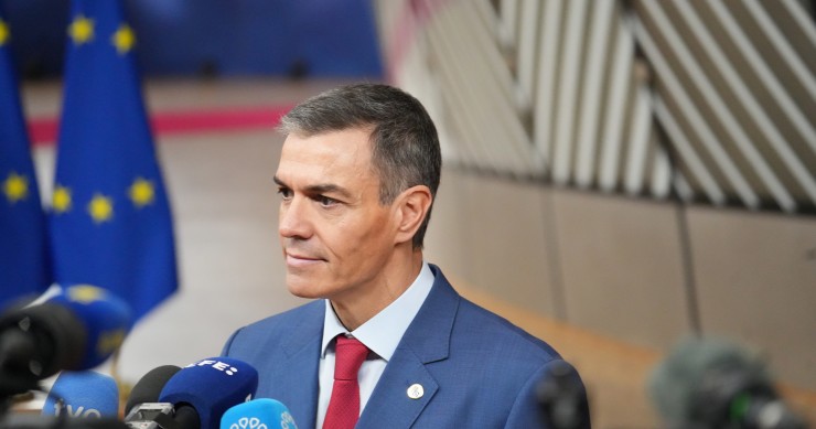 Archivo - El presidente del Gobierno, Pedro Sánchez, atiende a los medios a su llegada a la reunión del Consejo Europeo, a 23 de octubre de 2025, en Bruselas (Bélgica). El Consejo Europeo tratará hoy principalmente la situación en Ucrania y contará con la