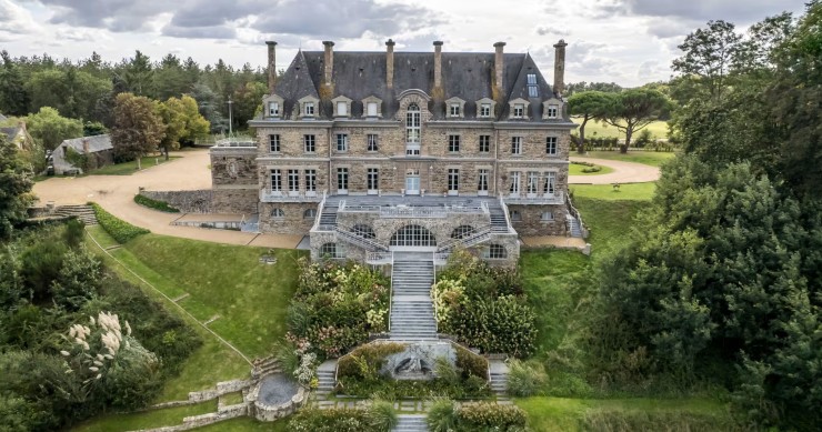 Histórico castillo francés a la venta