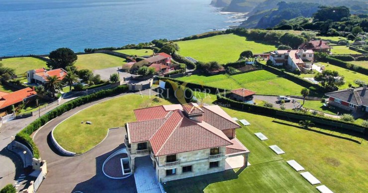 exclusiva mansión en Somió (Gijón)