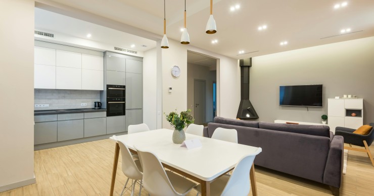 Local convertido en vivienda, ya amueblada y acondicionada para uso residencial