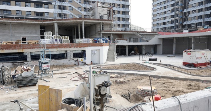 Archivo - Materiales de construcción en una obra