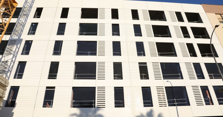 Un edificio de vivienda pública de alquiler.