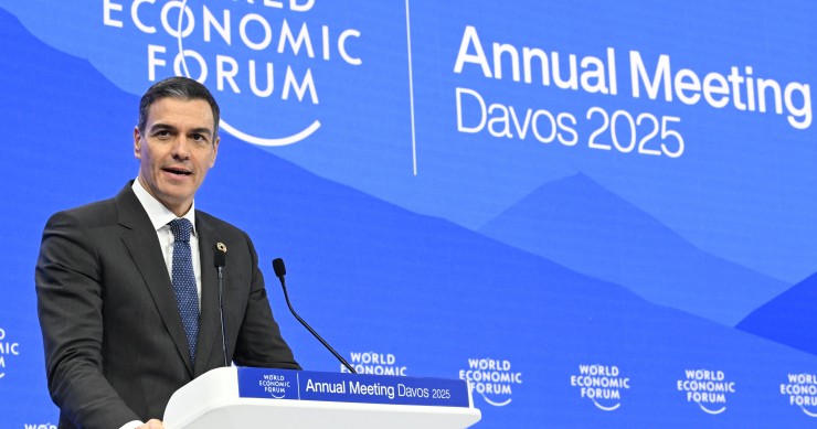 Archivo - El presidente del Gobierno, Pedro Sánchez, interviene en el Foro Económico Mundial de Davos el año pasado.