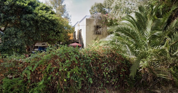 Se subasta un chalet okupado de la cartera de Aifos en Marbella por 815.000 euros