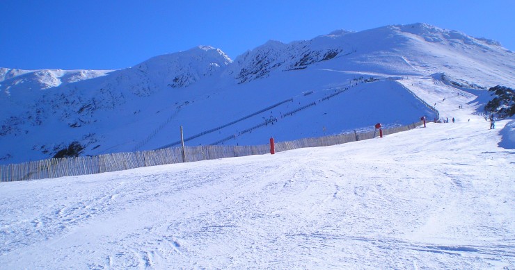 donde esquiar cerca de madrid