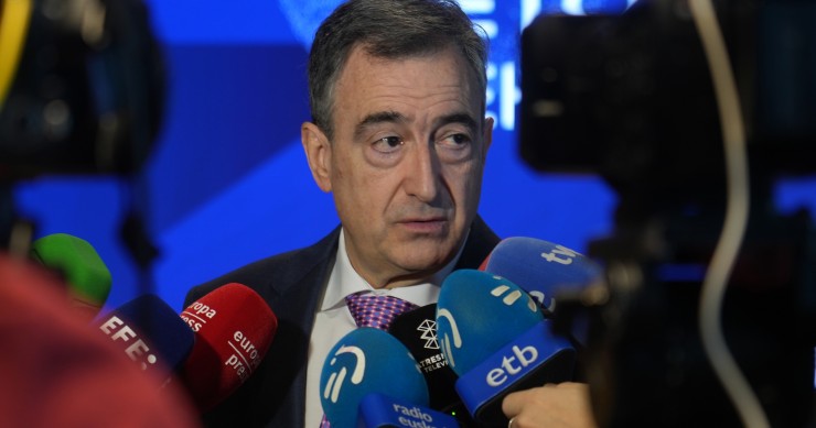 El presidente del EBB del PNV, Aitor Esteban, realiza declaraciones en Bilbao