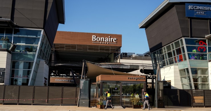 Archivo - Exterior del centro comercial Bonaire, 