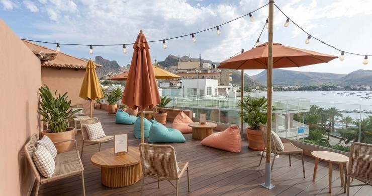 Terraza hotel tent Eolo.