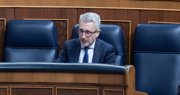 El ministro de Hacienda, Arcadi España, durante la celebración de una sesión extraordinaria del Pleno del Congreso de los Diputados, a 23 de julio de 2026, en Madrid (España). 