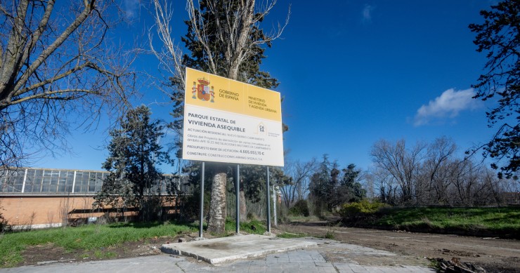 Archivo - Obras de demolición de varios edificios del acuartelamiento Teniente Muñoz Castellanos.