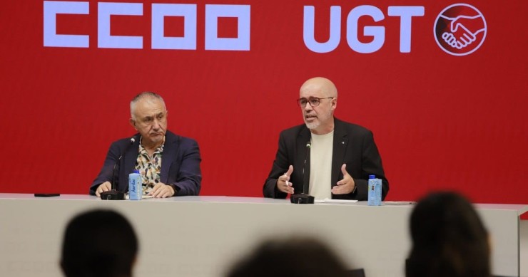 Archivo - El secretario general de UGT, Pepe Álvarez, y el de CCOO, Unai Sordo.