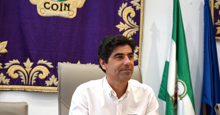 El alcalde de la localidad, Francisco Santos