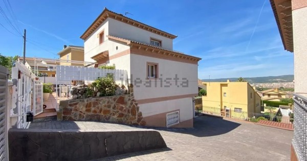 Vuelven las subastas de viviendas a un euro: un chalet y un piso en El Vendrell (Tarragona)
