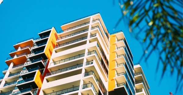 ¿Qué pasa si se vende un piso legado antes de fallecer el testador?