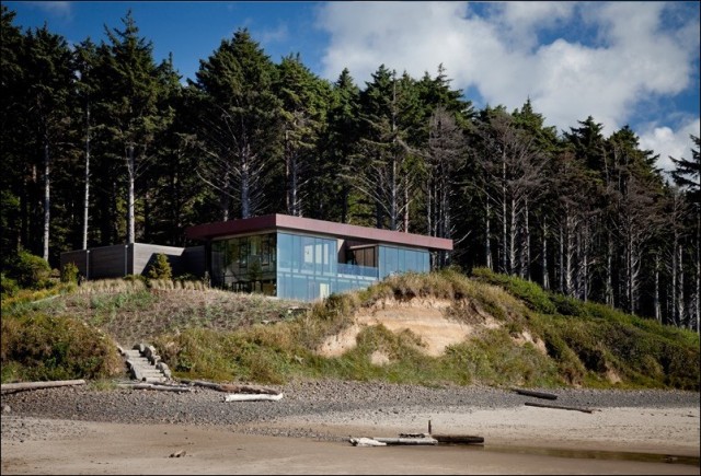 Casas de ensueño: una vivienda en la playa con estructura de acero y