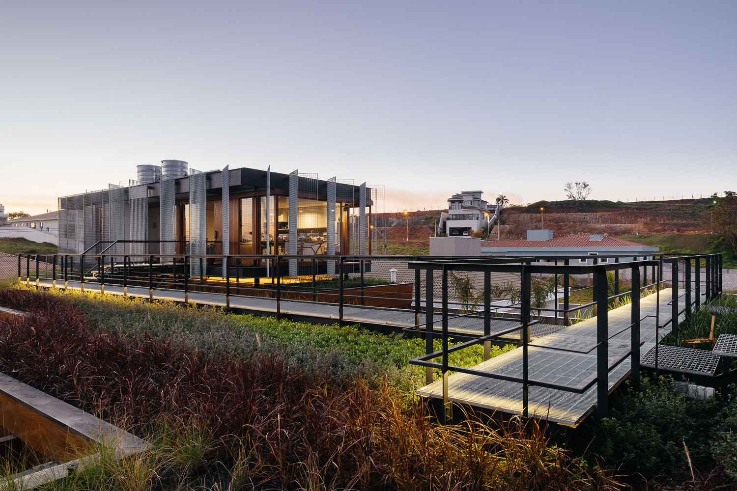 Una casa dentro de otra casa idílica para los amantes de la naturaleza
