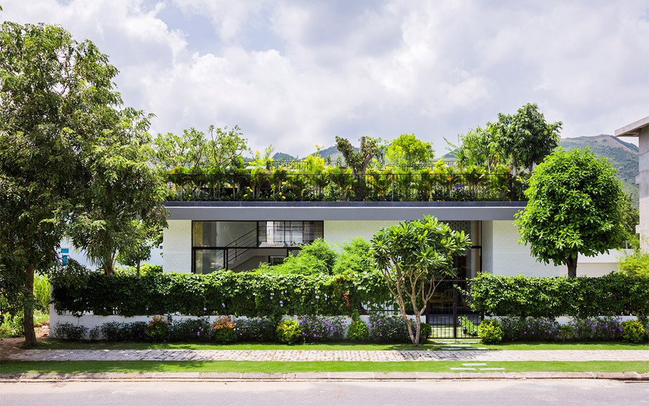House in Nha Trang, Vietnam, by Vo Trong Nghia / Hiroyuki Oki