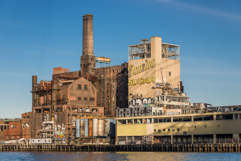 Las ruinas de una vieja fábrica en Brooklyn