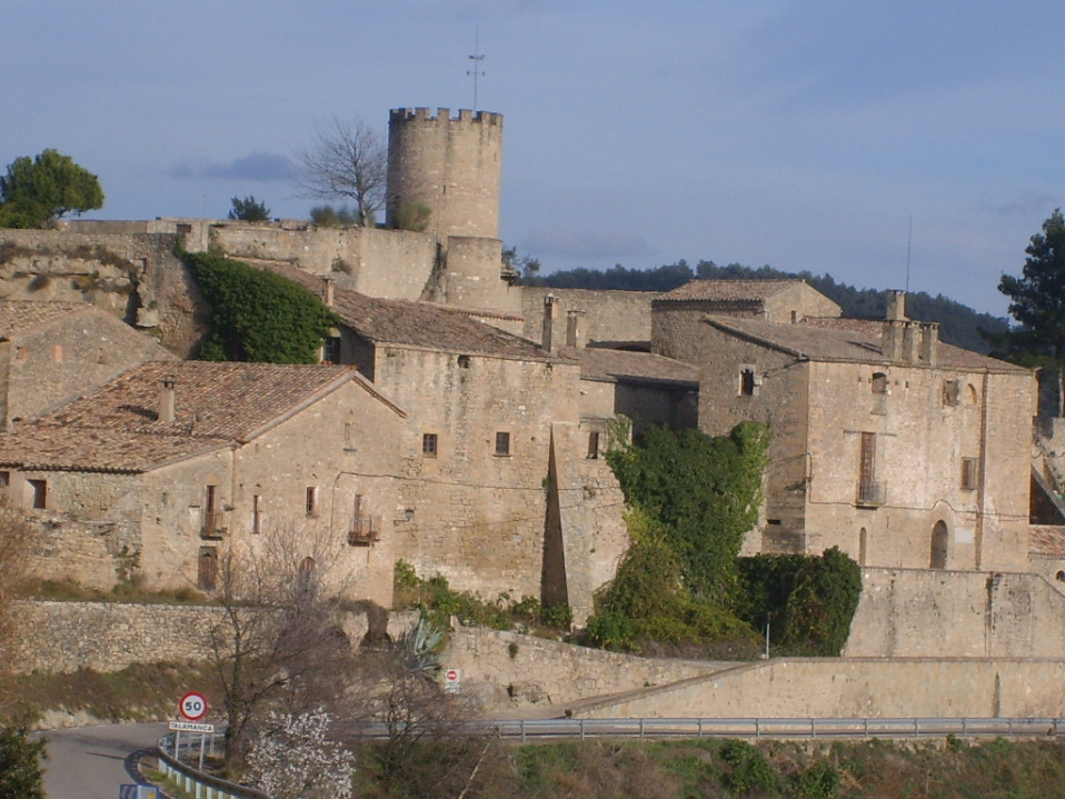 Exterior del castillo de Talamanca / Núria Pueyo