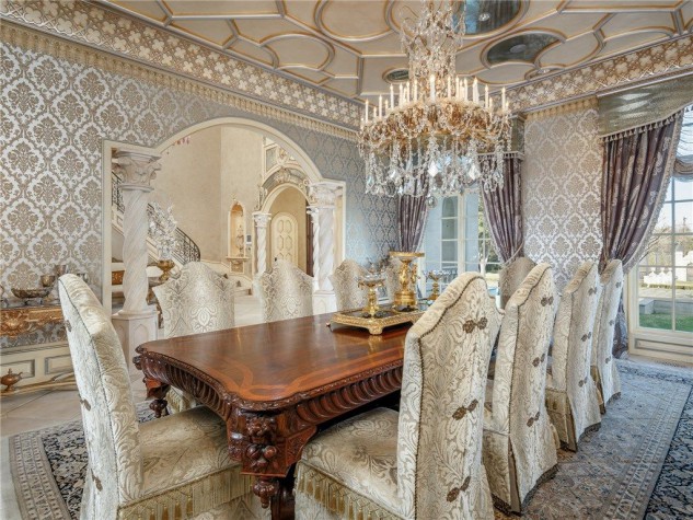 La casa más divertida del mundo: tiene parque acuático, bolera y cancha