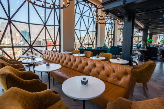 Mezcla la modernidad con muebles clásicos