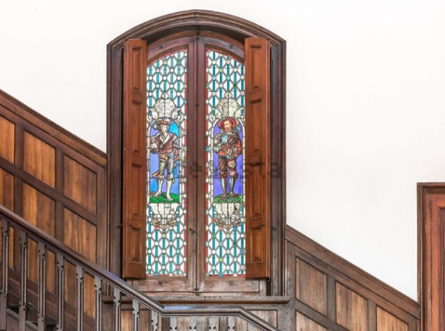 Los detalles arquitectónicos, presentes en todo el castillo