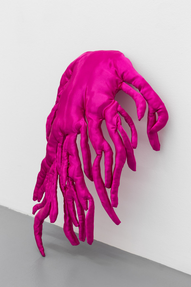 Escultura de Inês Brites por 1.600 euros (60x40x17 cm)